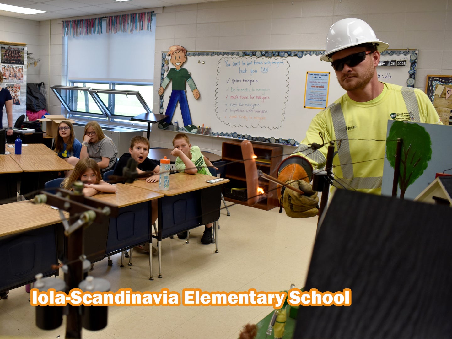 Iola-Scandinavia Elementary School Demonstration